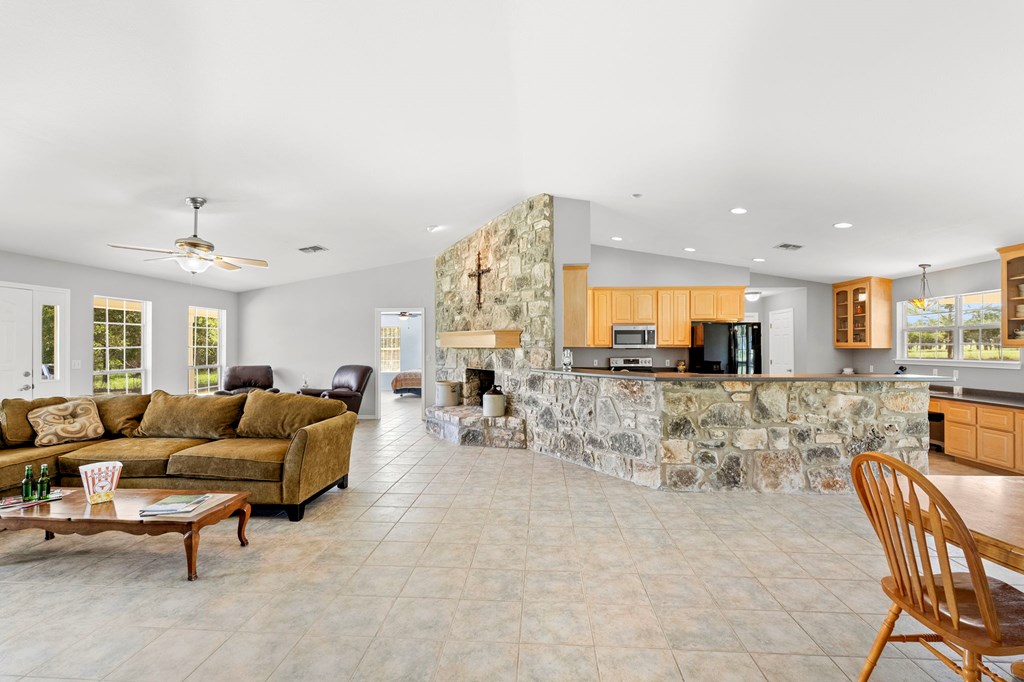 2474 W Goehmann Lane