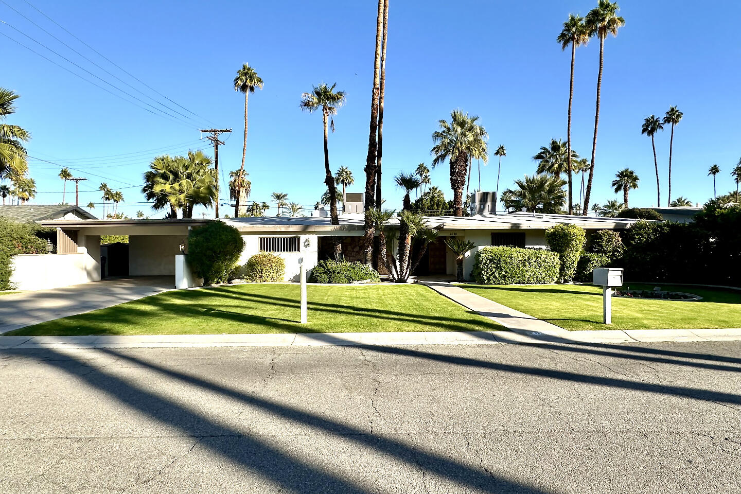 1040 S Sagebrush RD