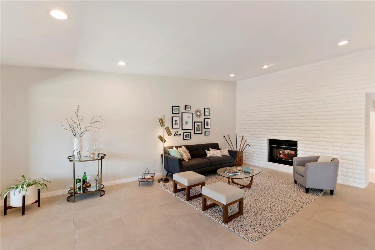 103 Conejo CIR