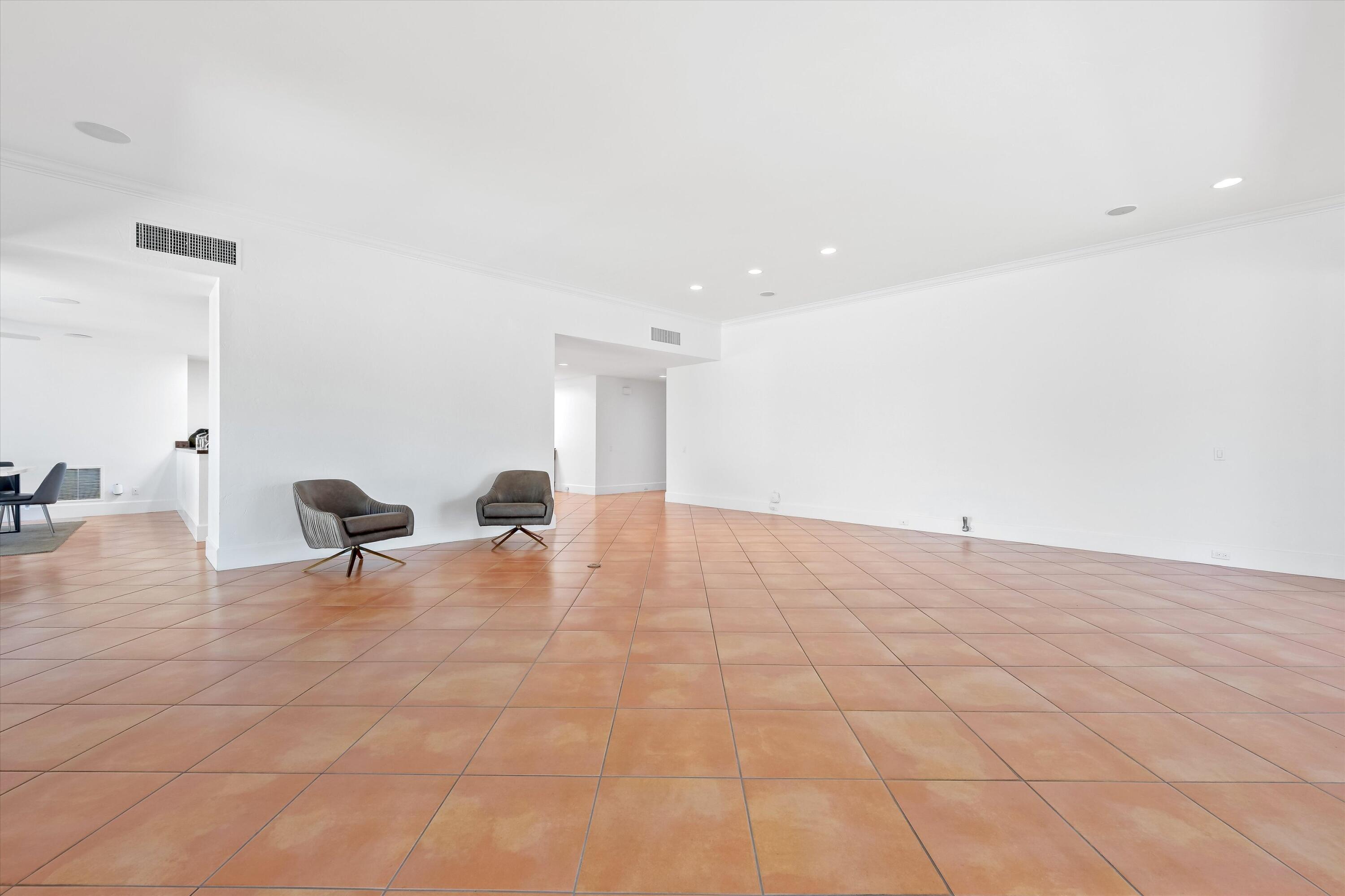 3 Bryn Mawr ST