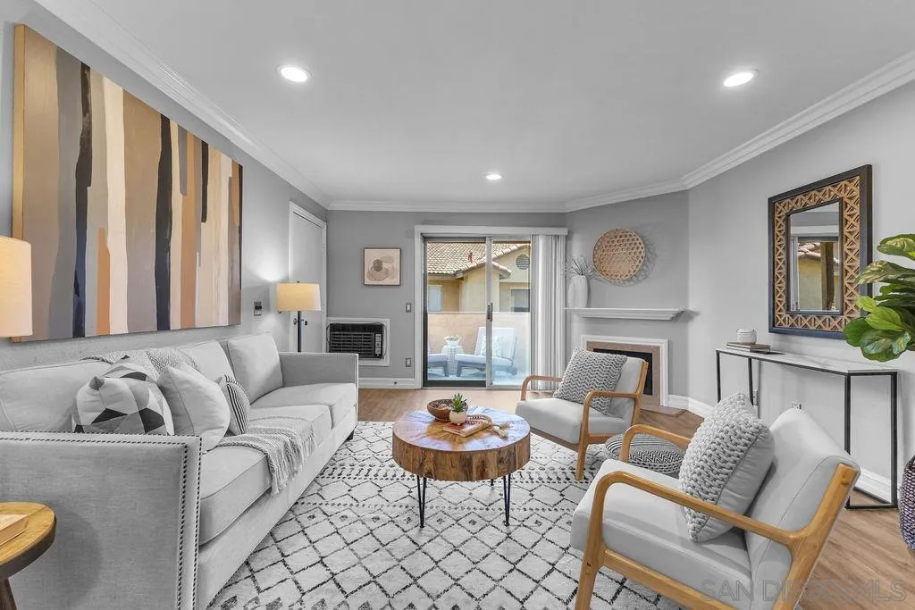 208 Woodland Pkwy Unit 212