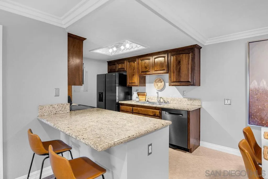 208 Woodland Pkwy Unit 212
