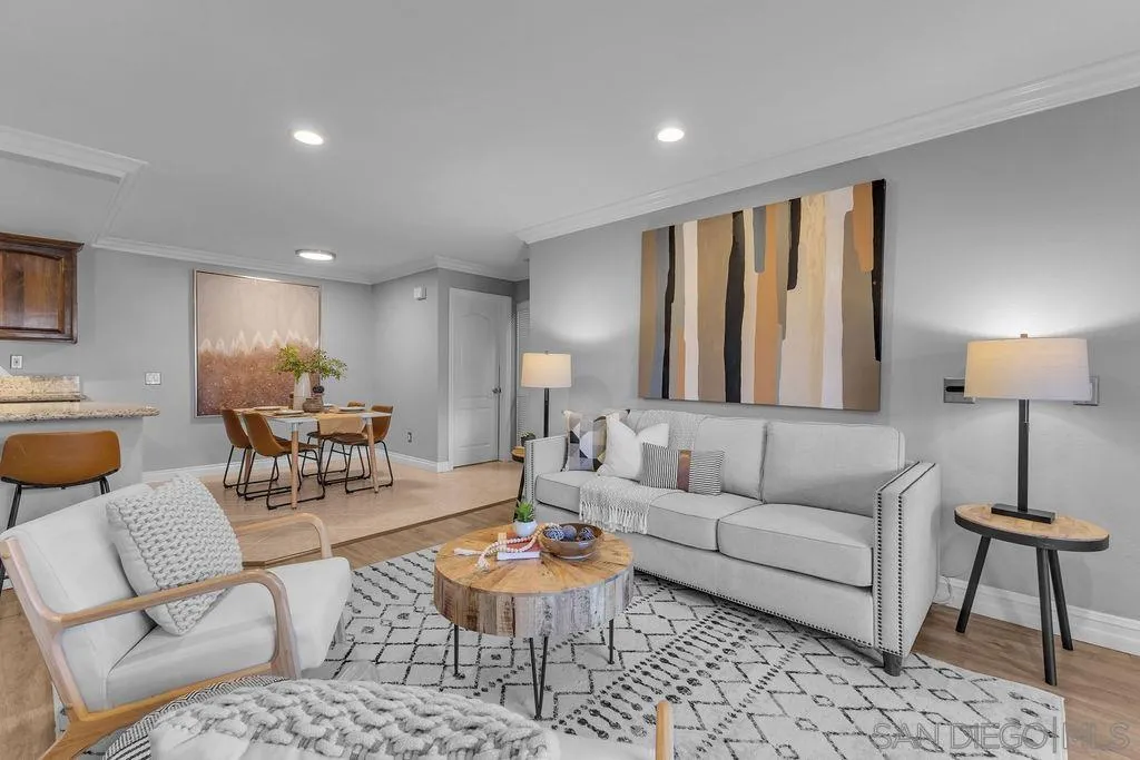 208 Woodland Pkwy Unit 212