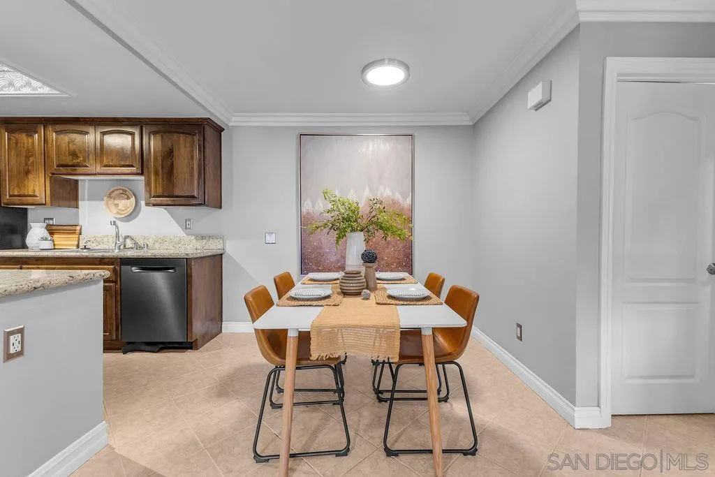 208 Woodland Pkwy Unit 212