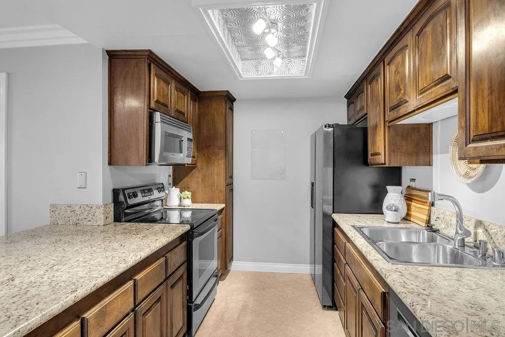 208 Woodland Pkwy Unit 212