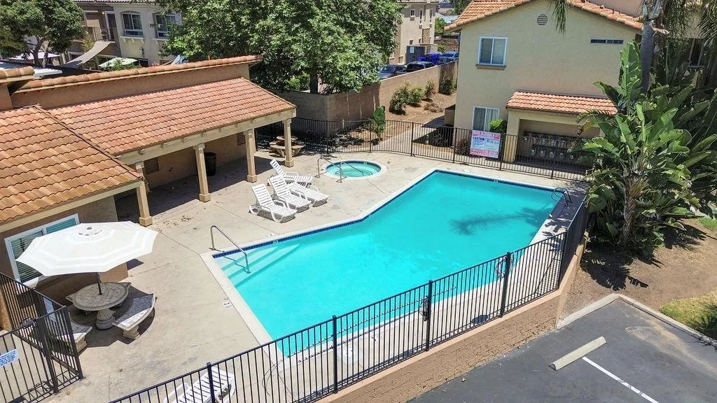 208 Woodland Pkwy Unit 212
