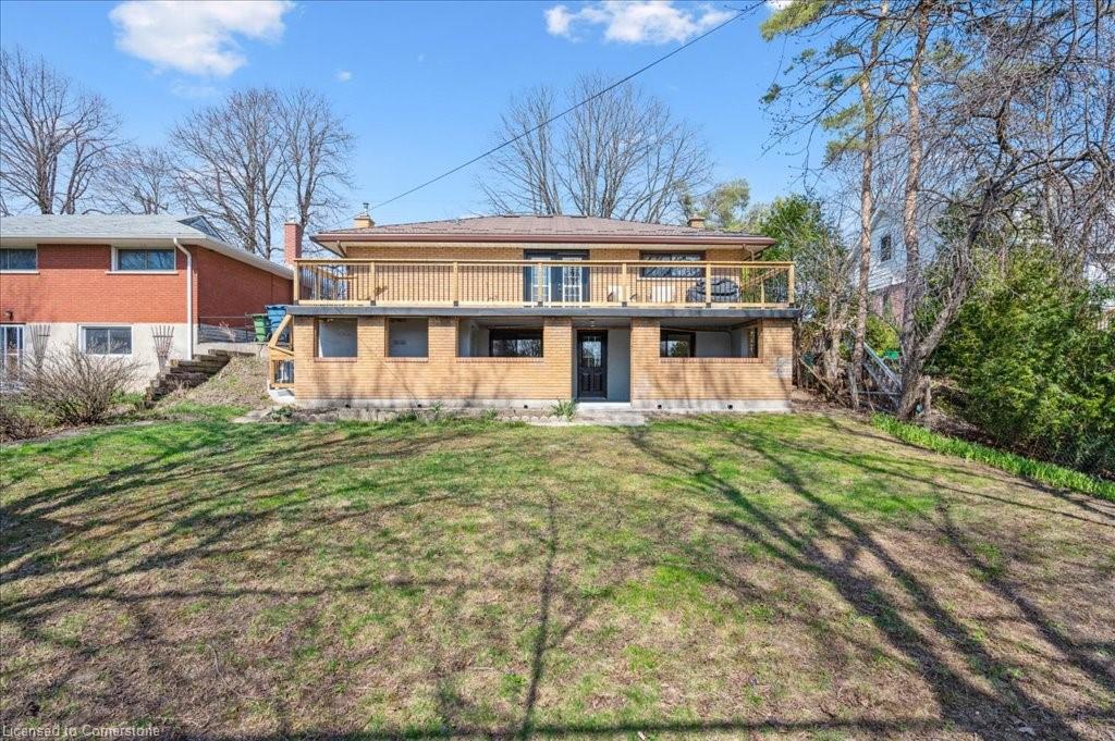 320 Victoria Road N