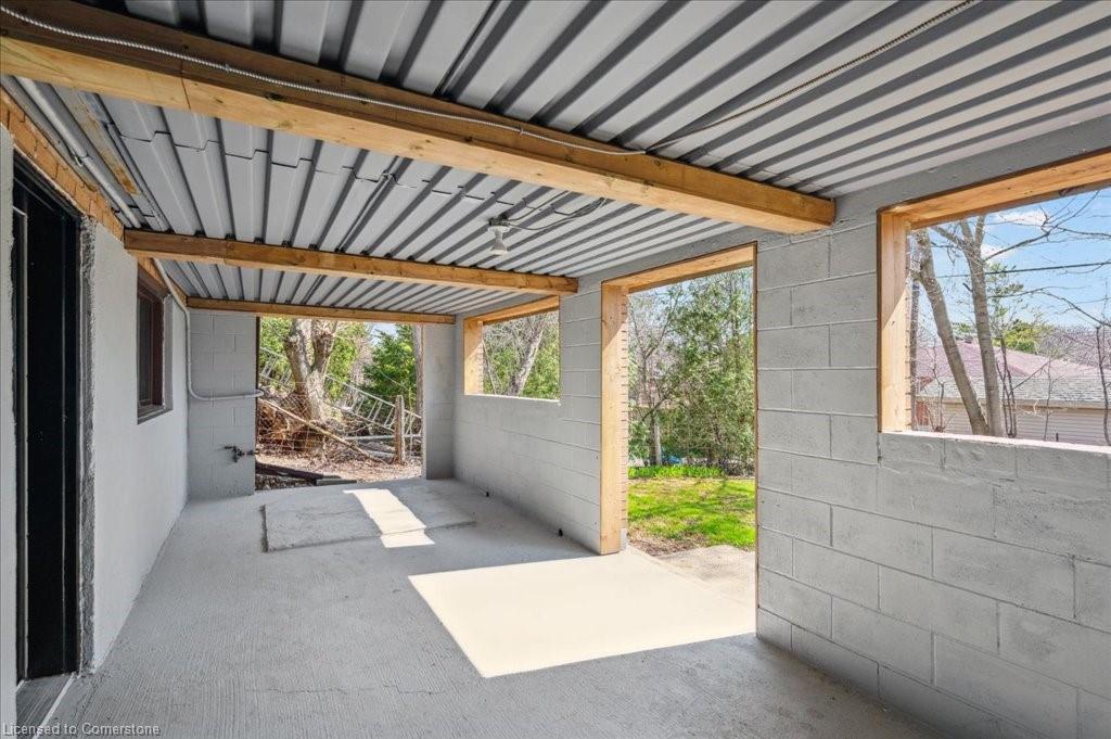 320 Victoria Road N