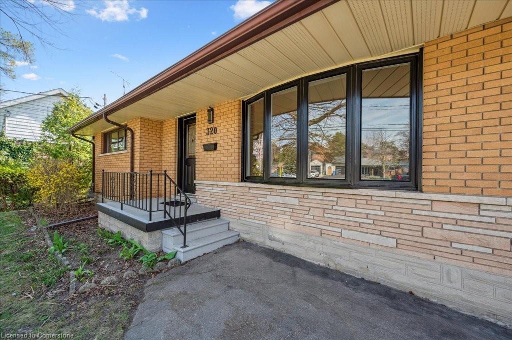 320 Victoria Road N