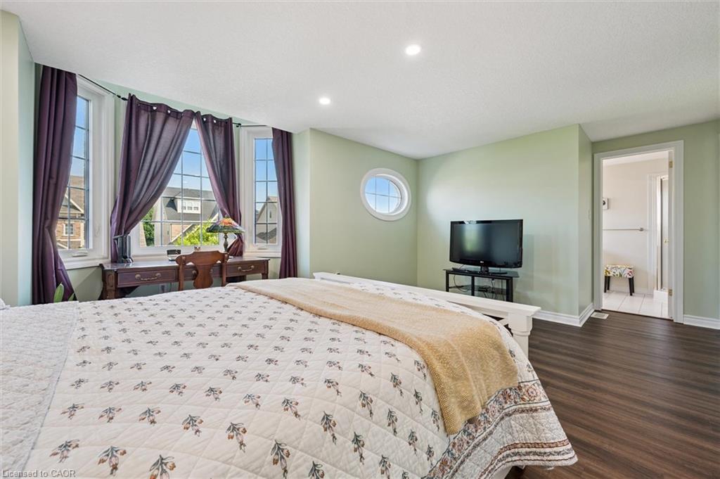 4 Holland Crescent