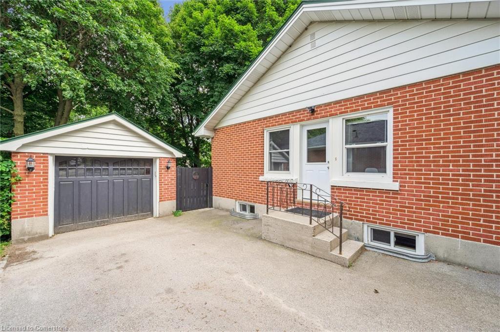 28 Summit Crescent