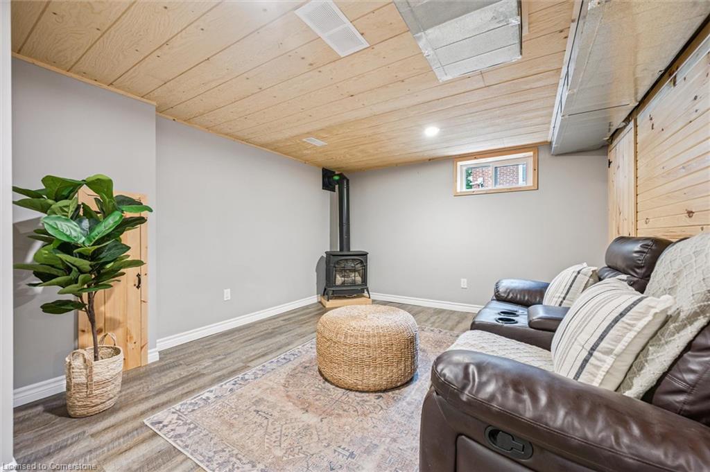 28 Summit Crescent