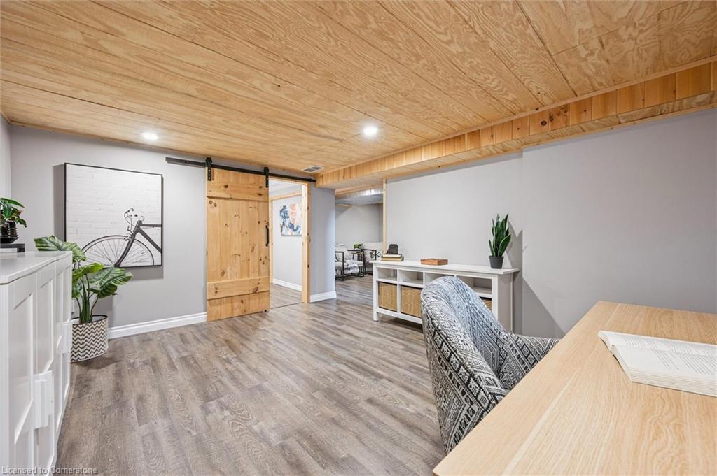 28 Summit Crescent