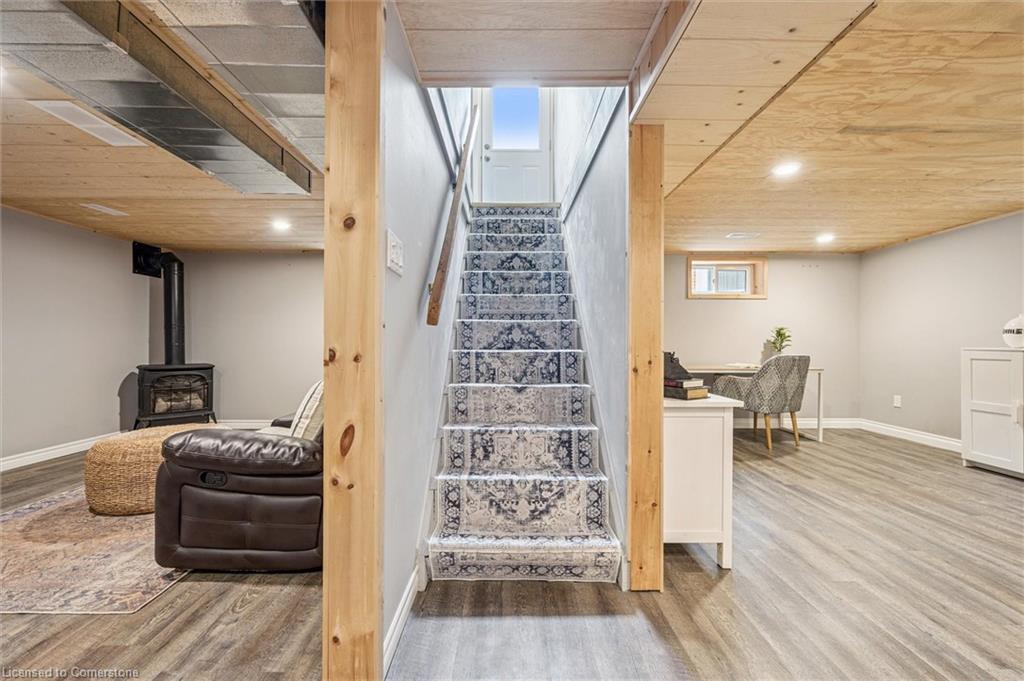 28 Summit Crescent