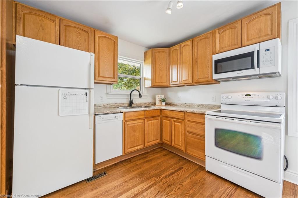 28 Summit Crescent