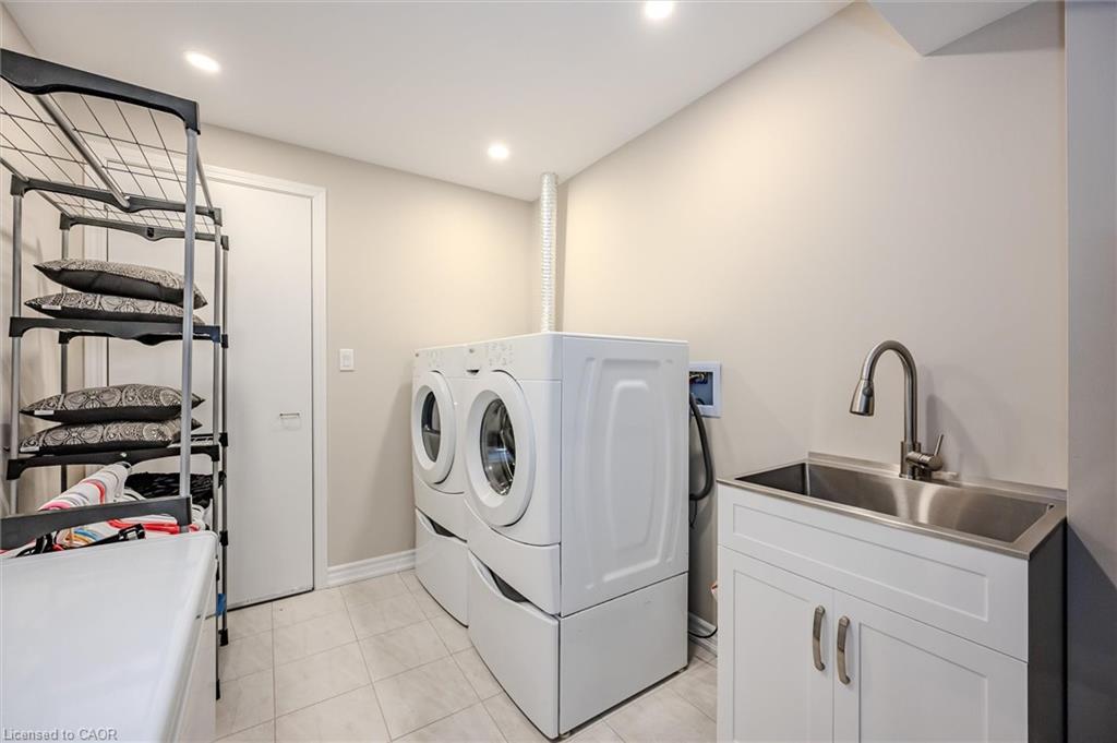 4-361 Arkell Road Unit: 4