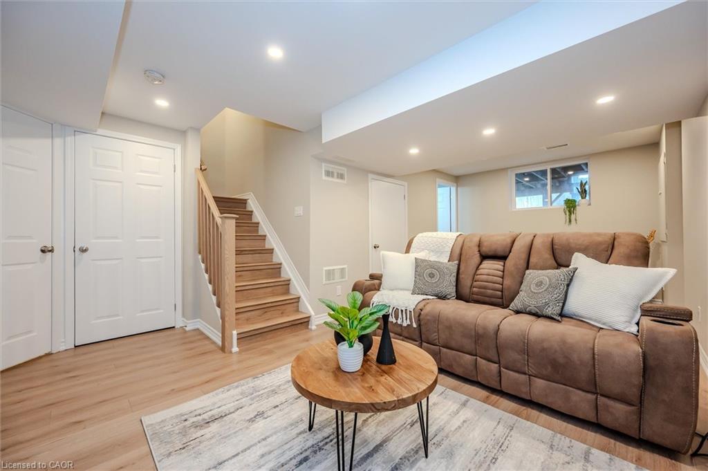 4-361 Arkell Road Unit: 4