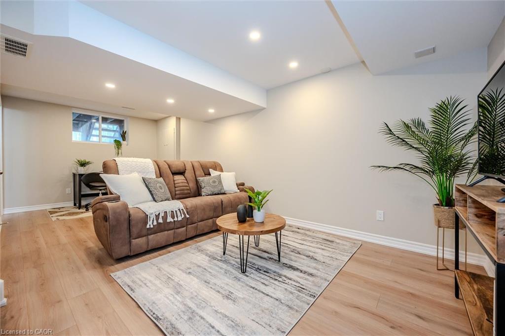 4-361 Arkell Road Unit: 4