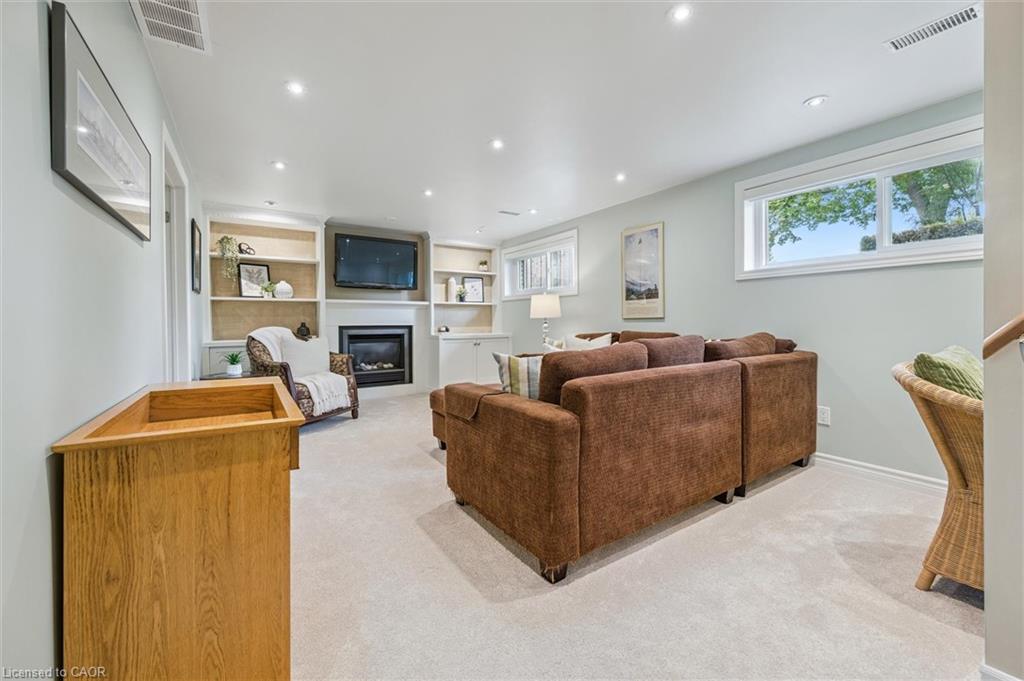 4 Carnaby Crescent