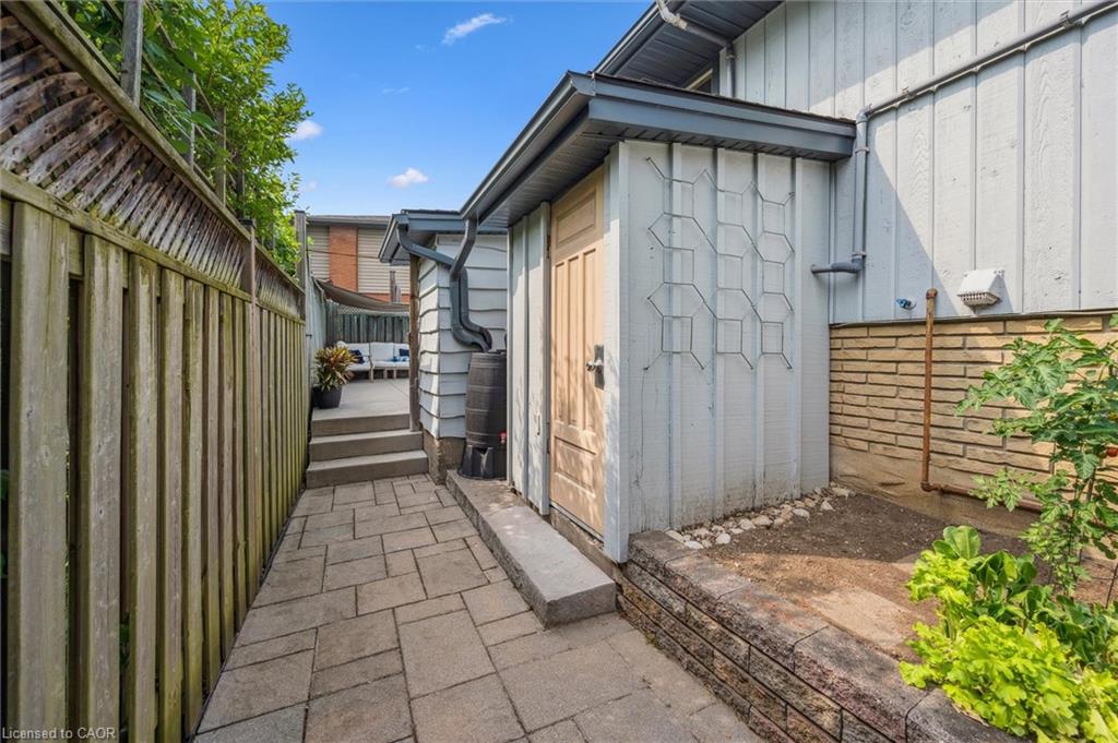 4 Carnaby Crescent