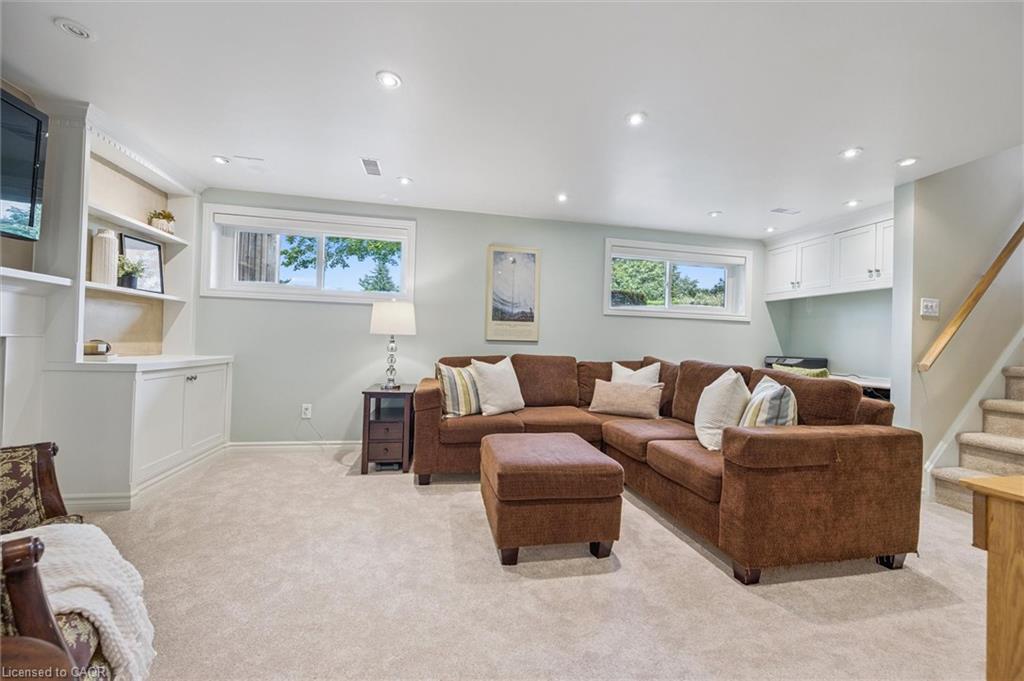 4 Carnaby Crescent