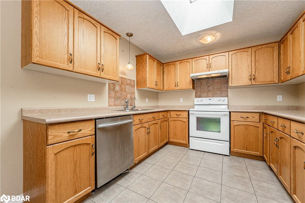 4 Bronwyn Place