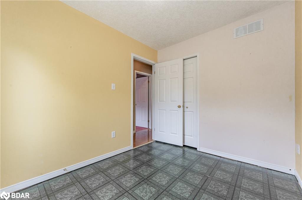 4 Bronwyn Place