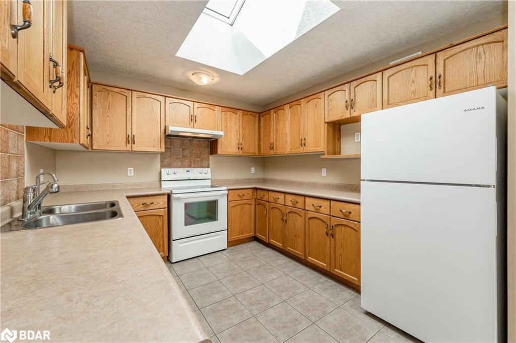 4 Bronwyn Place