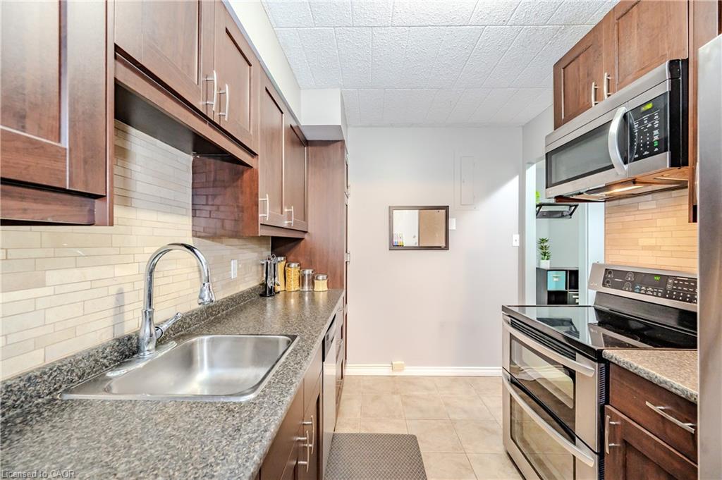 511-105 Conroy Crescent Unit: 511
