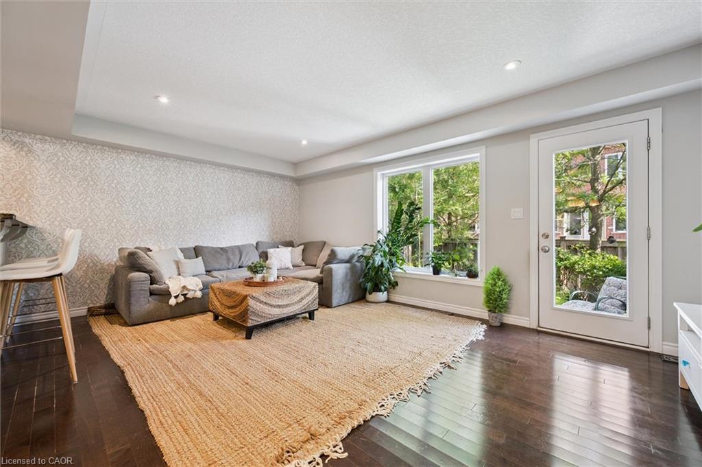 16-167 Arkell Road Unit: 16