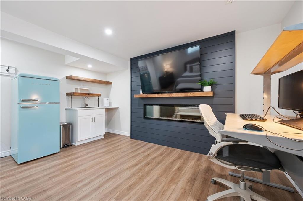 16-167 Arkell Road Unit: 16
