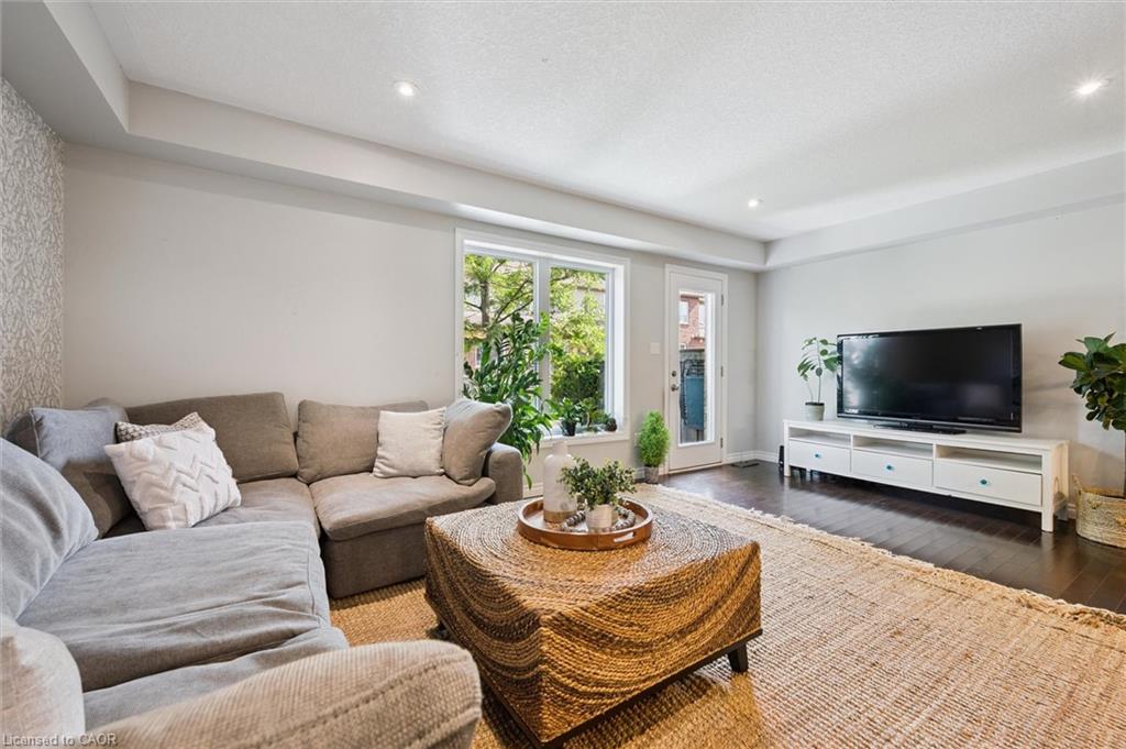 16-167 Arkell Road Unit: 16
