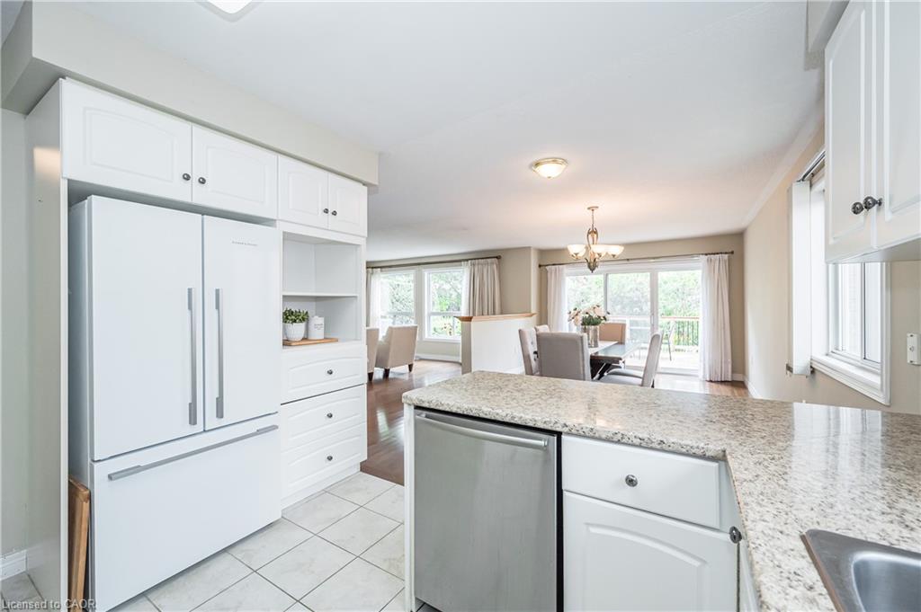 24 Beechlawn Boulevard