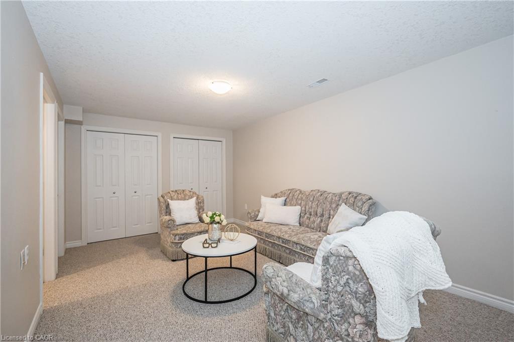 24 Beechlawn Boulevard