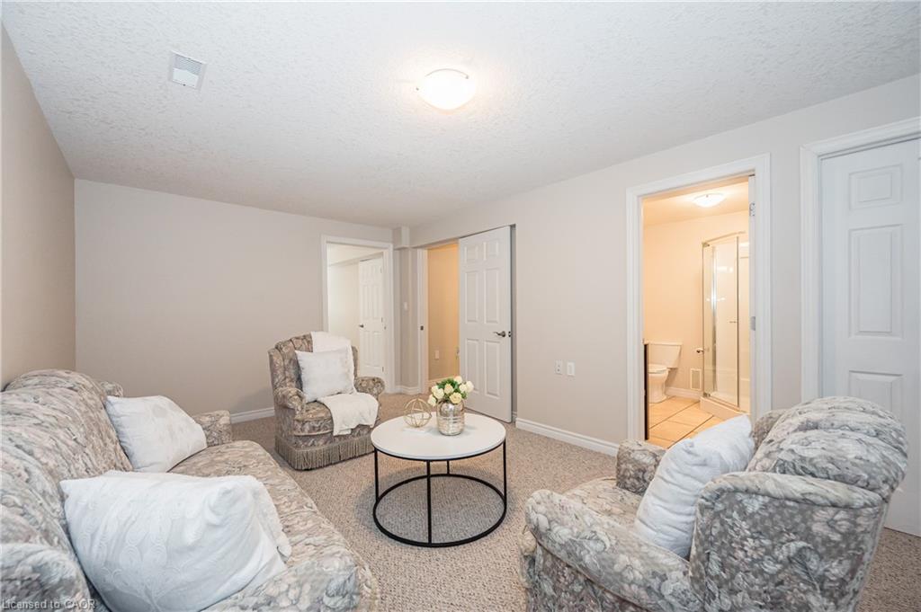 24 Beechlawn Boulevard