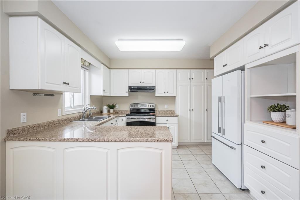 24 Beechlawn Boulevard