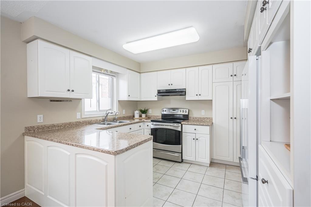 24 Beechlawn Boulevard