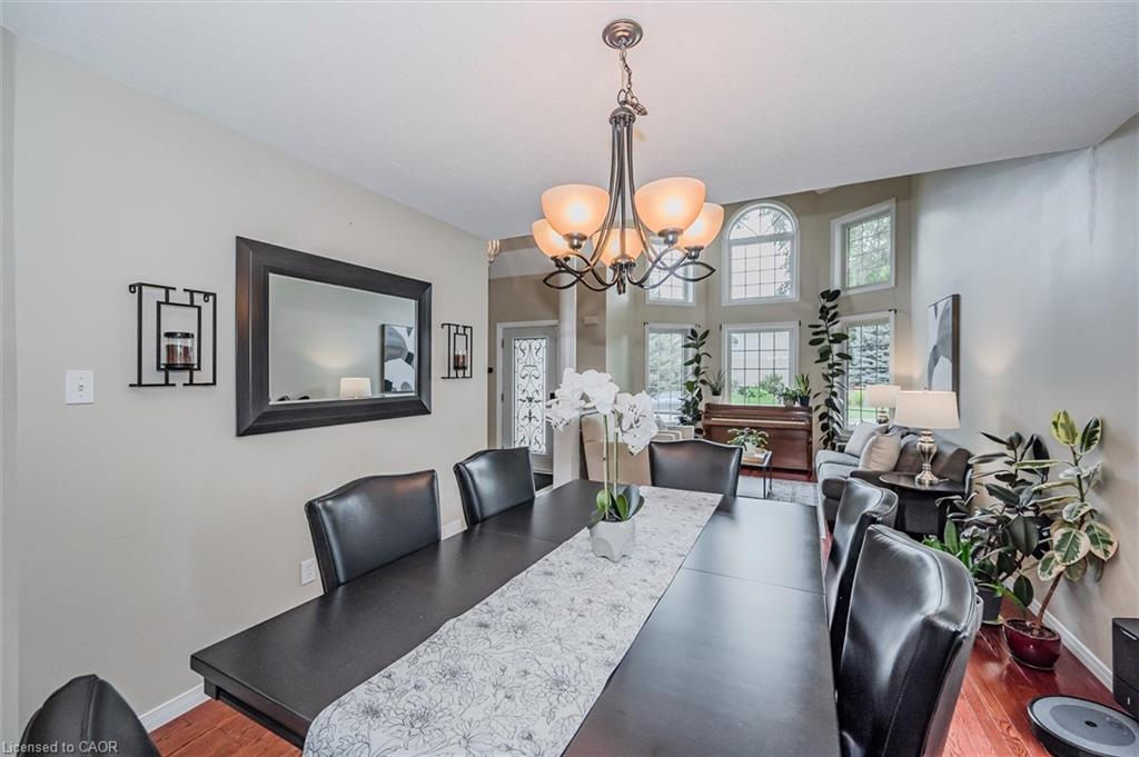 2 Oakridge Crescent