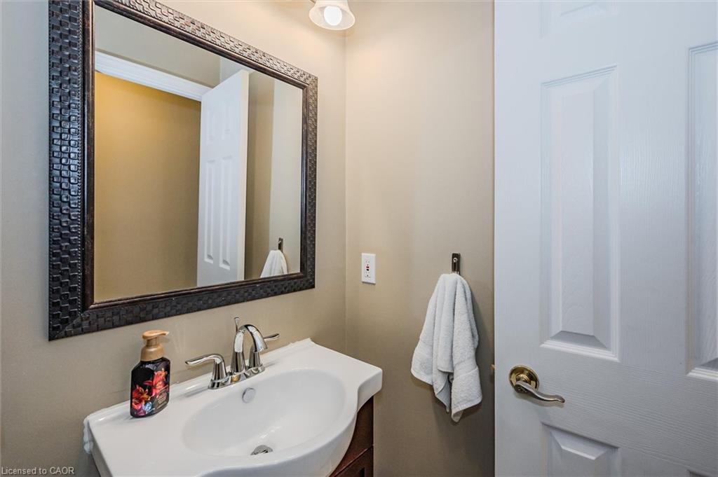 2 Oakridge Crescent