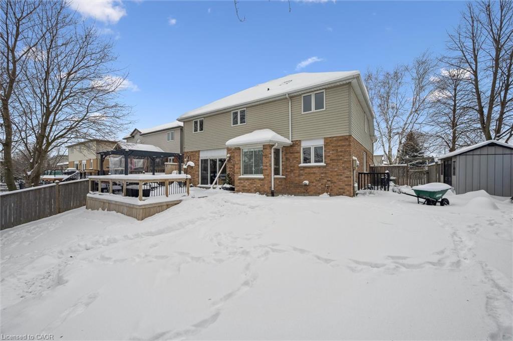 2 Oakridge Crescent