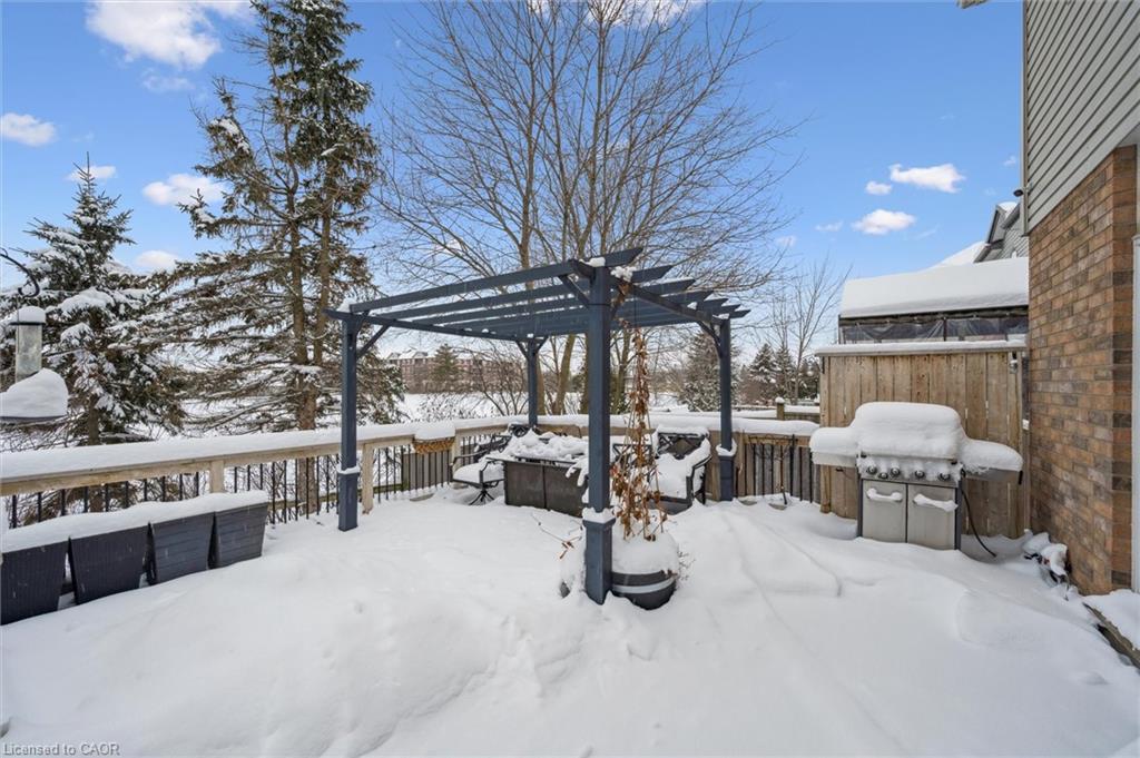 2 Oakridge Crescent