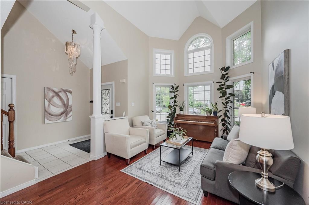 2 Oakridge Crescent