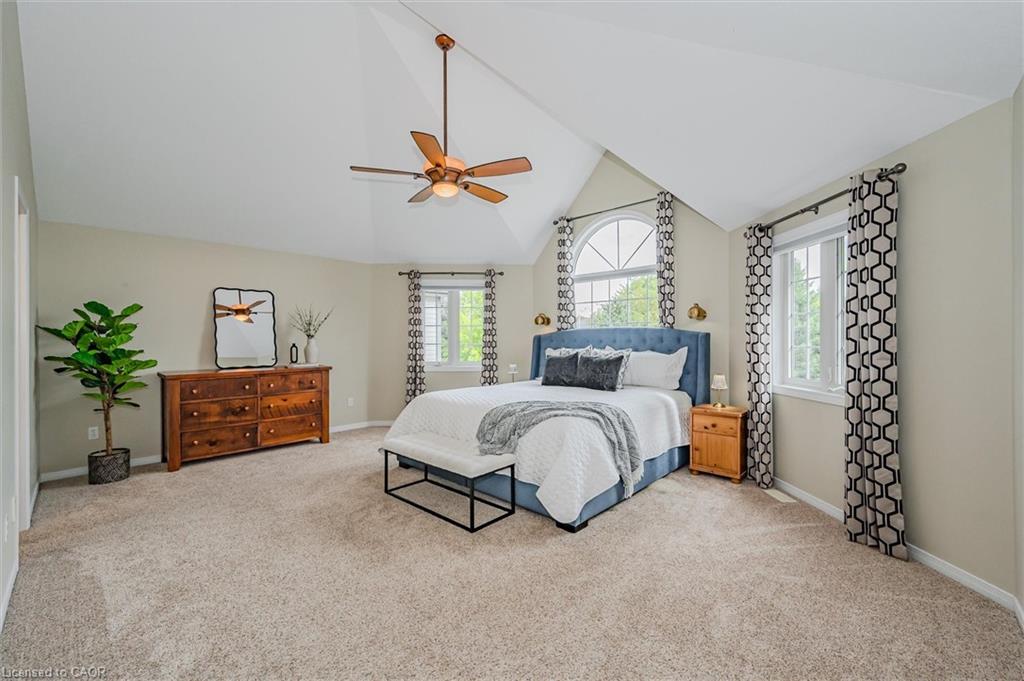 2 Oakridge Crescent