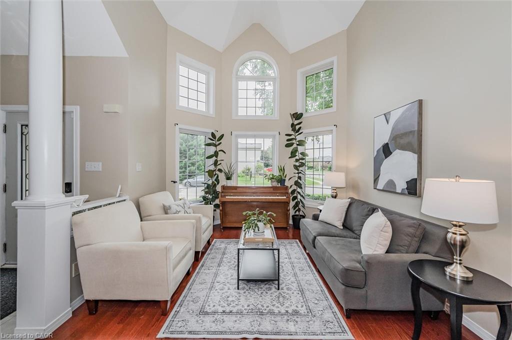 2 Oakridge Crescent