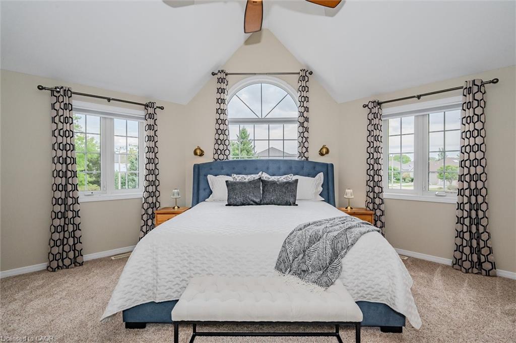 2 Oakridge Crescent