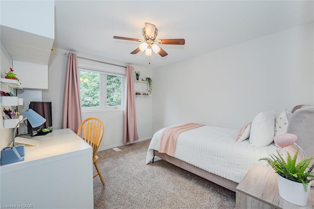 2 Oakridge Crescent