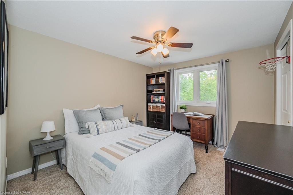 2 Oakridge Crescent