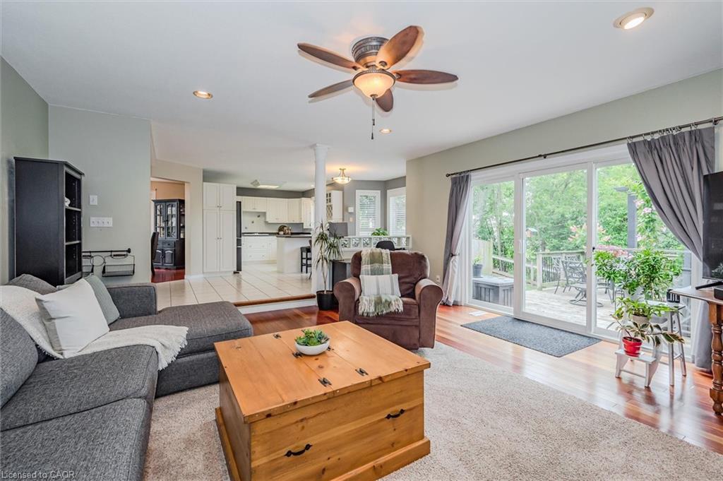 2 Oakridge Crescent