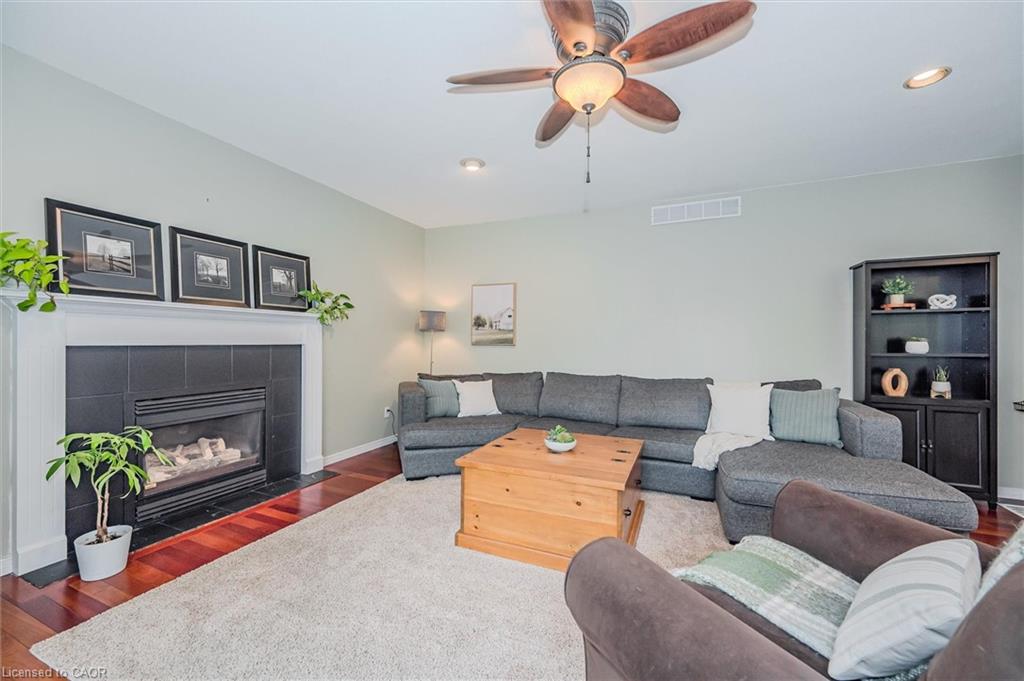 2 Oakridge Crescent