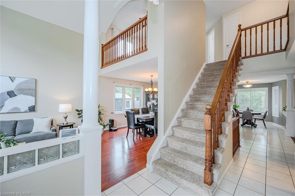 2 Oakridge Crescent